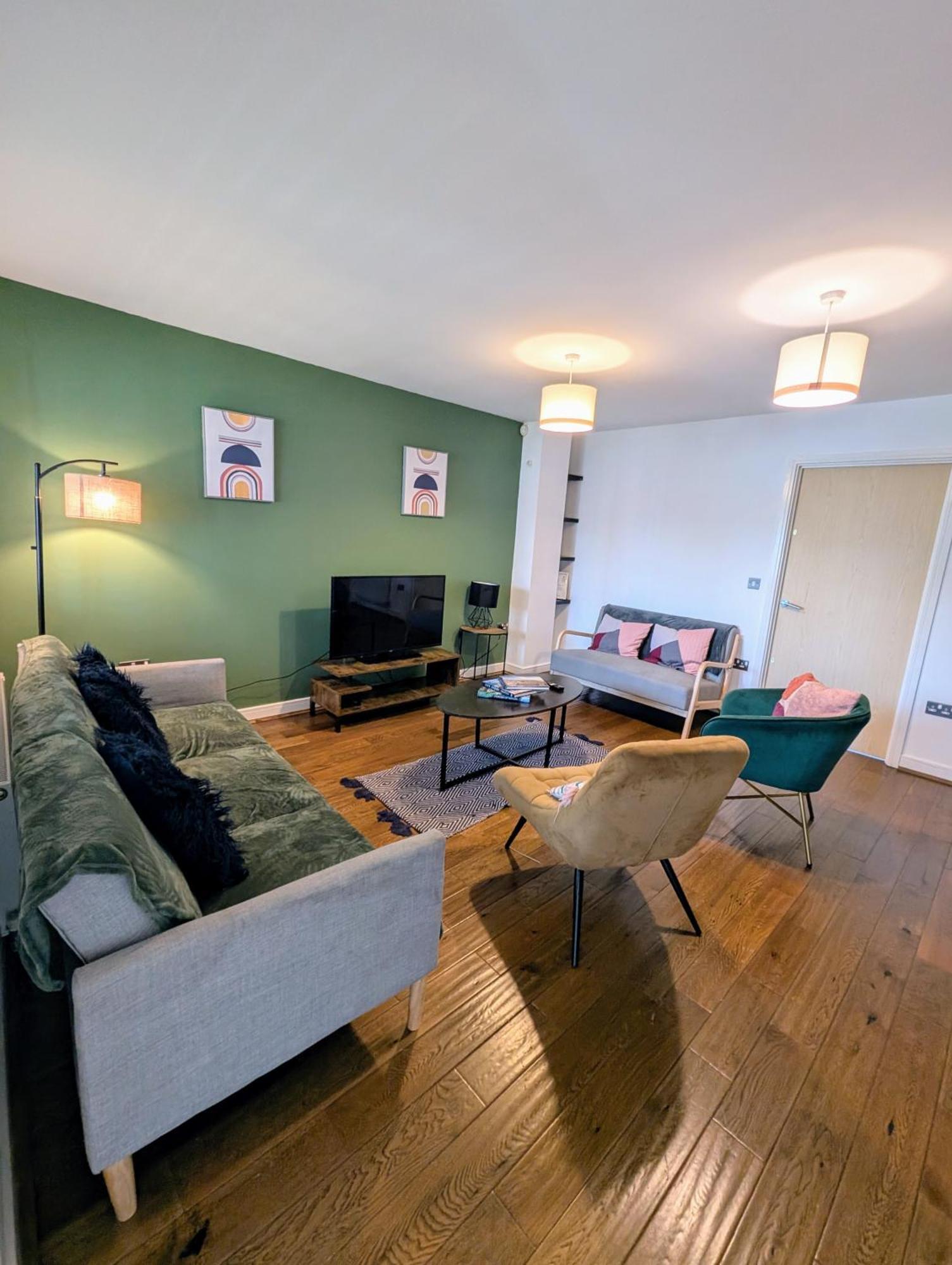 Villa Modern Townhouse Near Coop Live Etihad Manchester Esterno foto