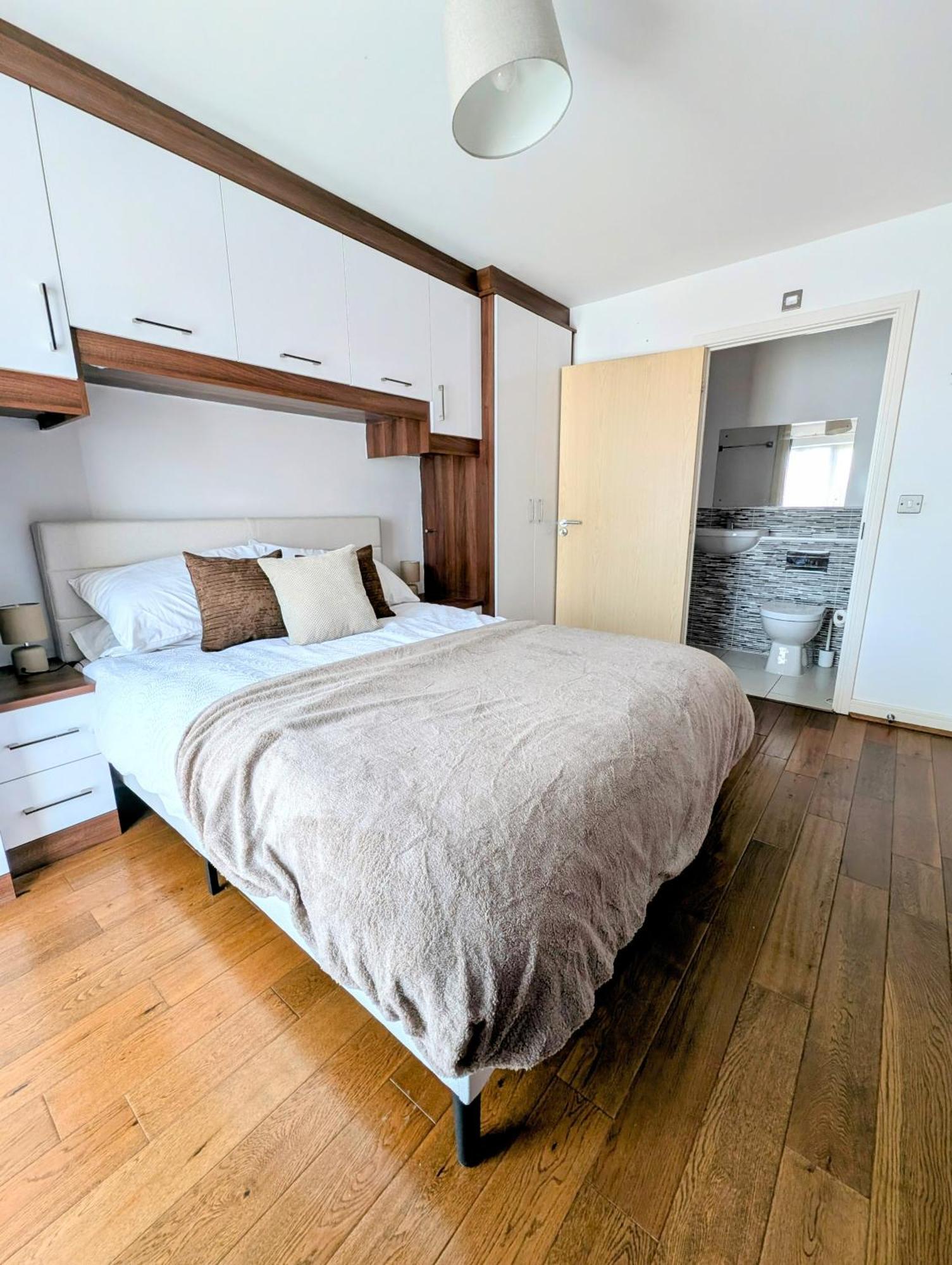 Villa Modern Townhouse Near Coop Live Etihad Manchester Esterno foto